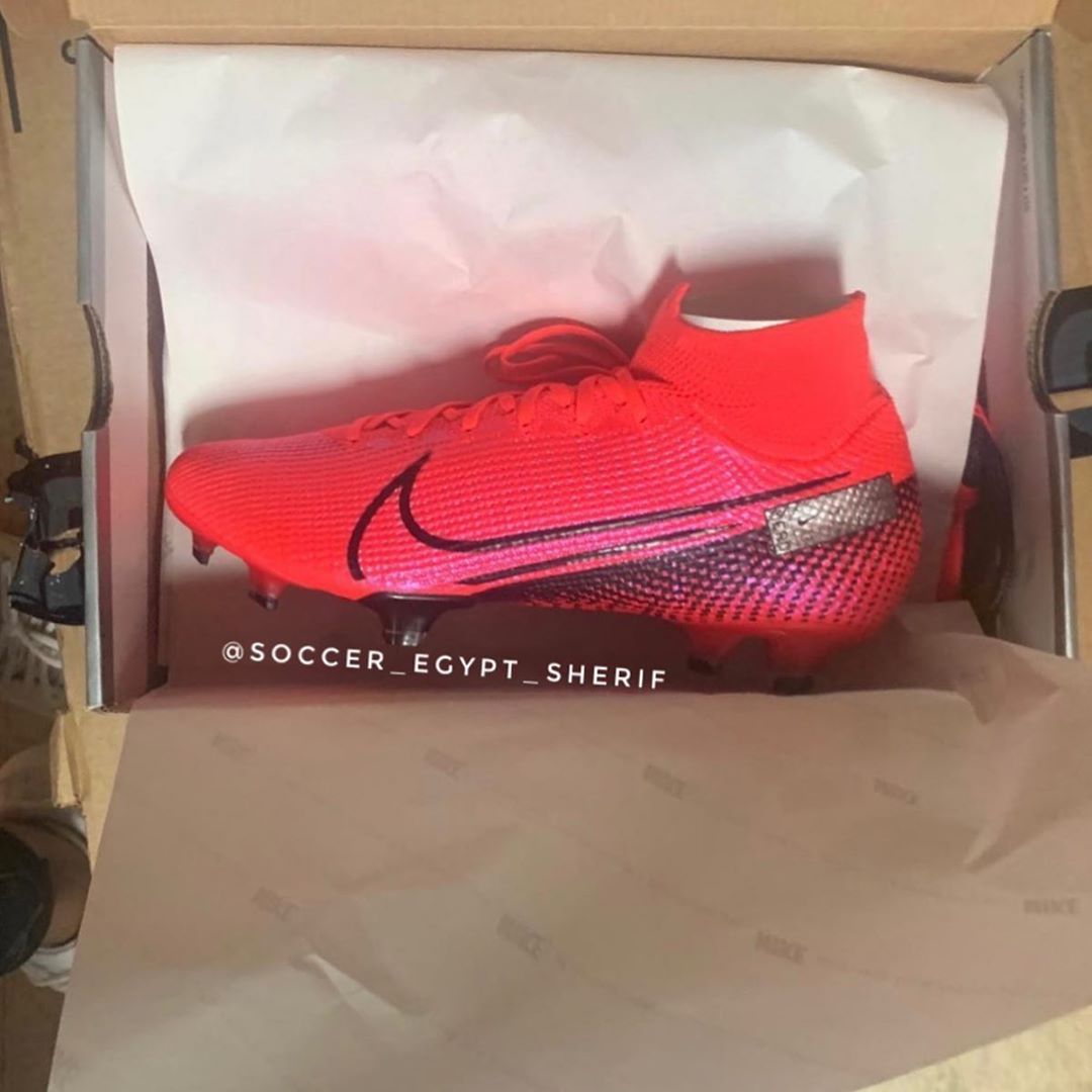 Red 2025 nike mercurial